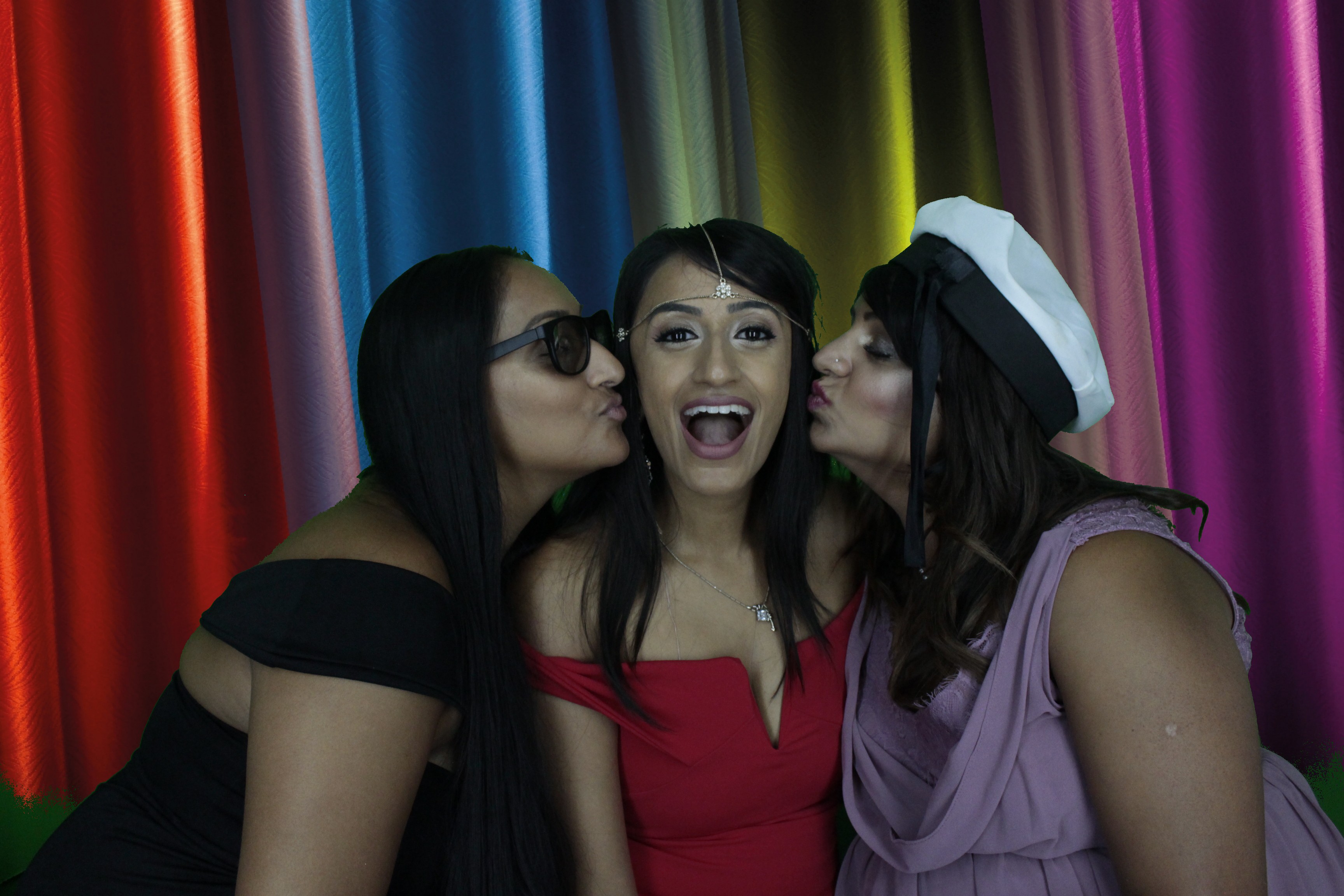 Bhavin & Yasmin’s Wedding | View more photos from the event at gallery.myphotoboothexperience.co.uk/u/MyPhotoBoothExperienceLtd/Bhavin-Yasmin’s-Wedding